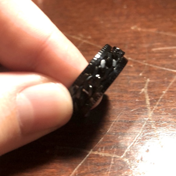 Black chain ring - Picture 1 of 2